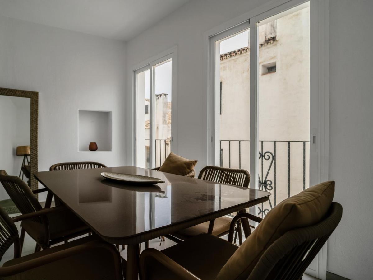 Sanders Sol 1 - Smart Three-bedroom In The Center Of Puerto Banus Nightlife *